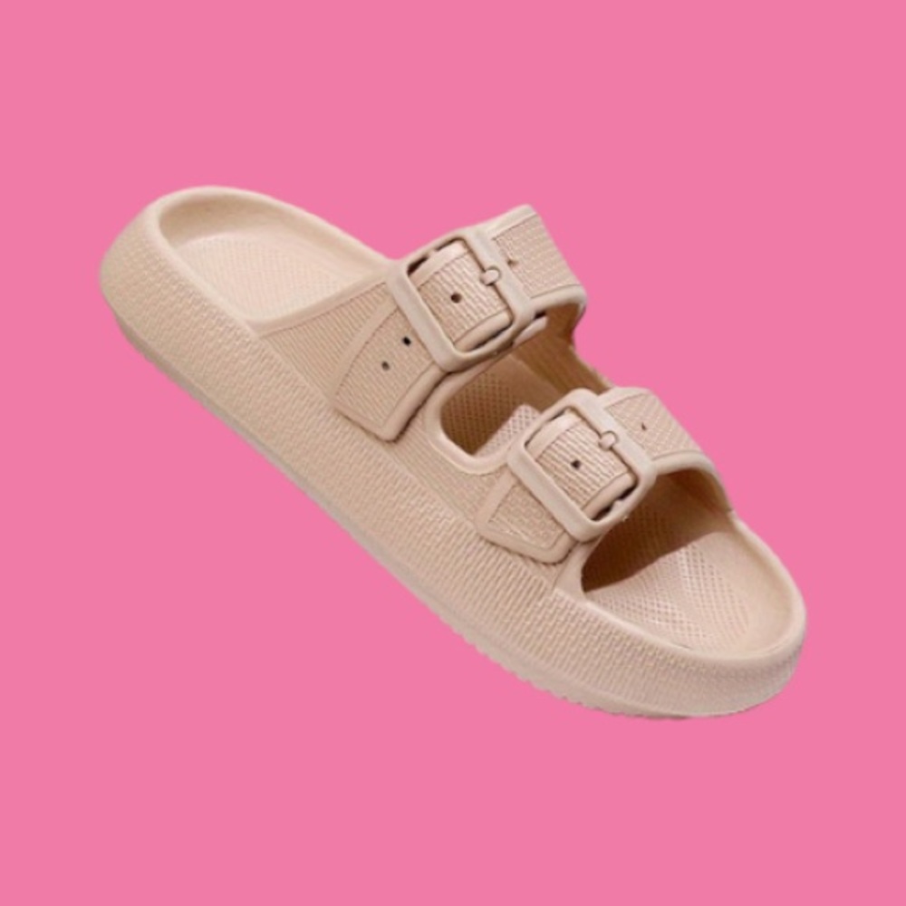 Nude Cloud ☁️ Slides with Adjustable Straps! 🩷